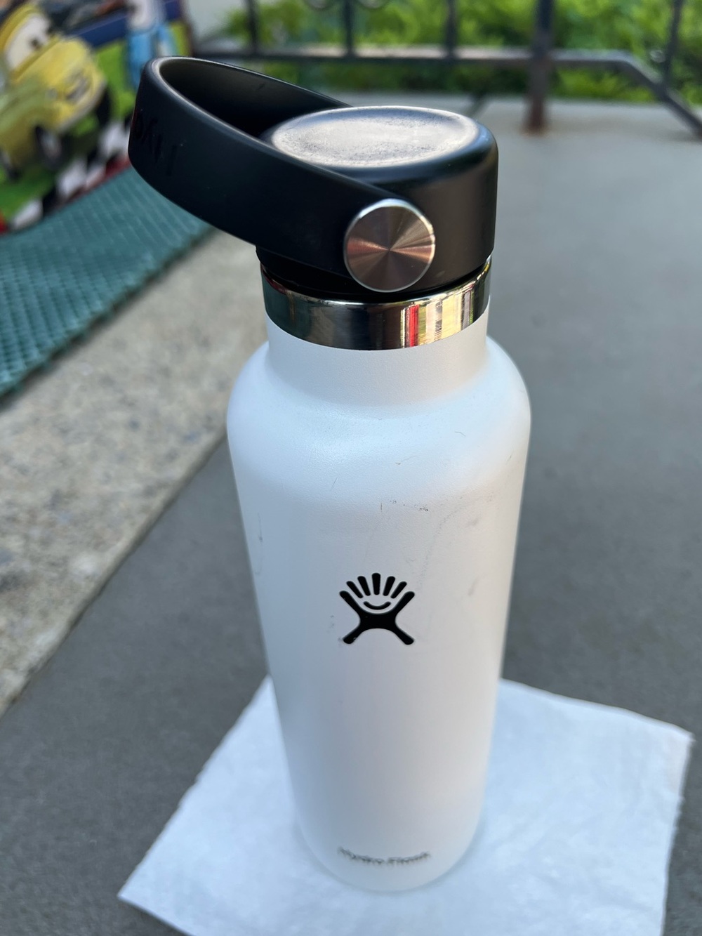 Hydro Flask Standard Flex Cap Mouth Water Bottle 21oz White with black cap.